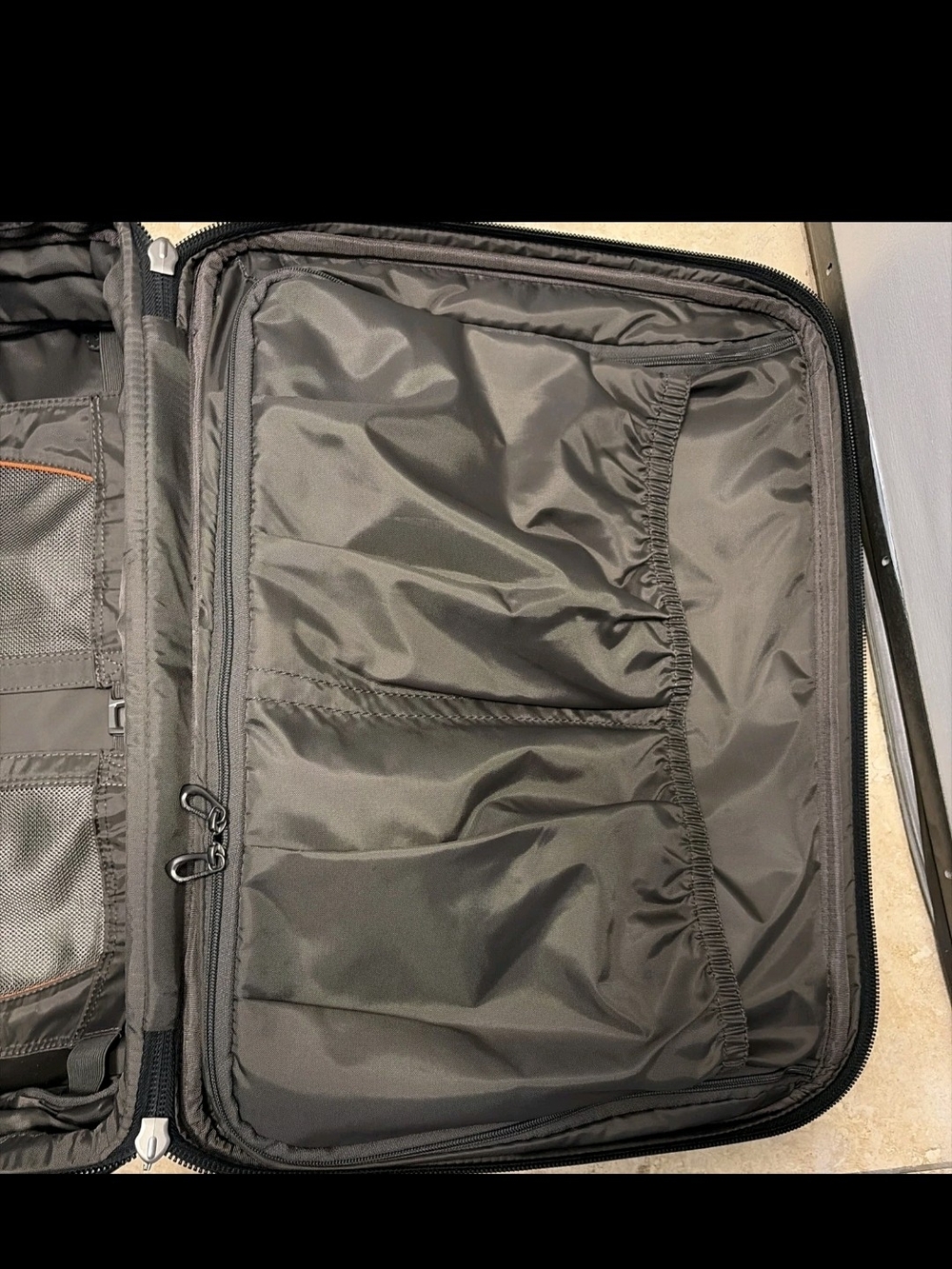 Briggs And Riley 26" Check In Luggage Only Used For Display - Picture 6 of 11